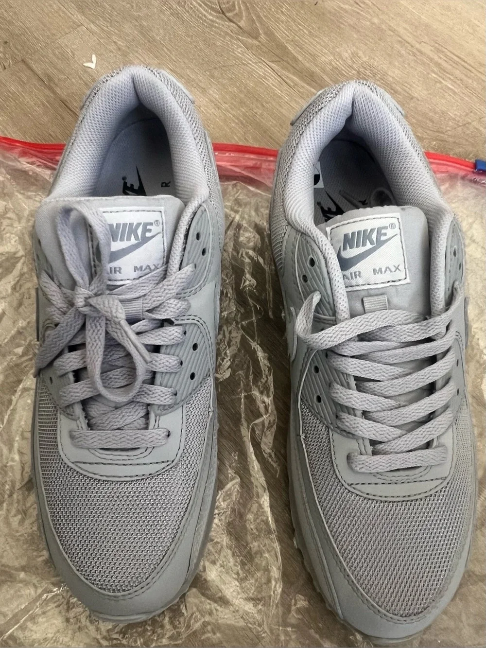 Nike Men’s 8.5/ W 9.5. Air Max 90 Sneakers - Light Grey